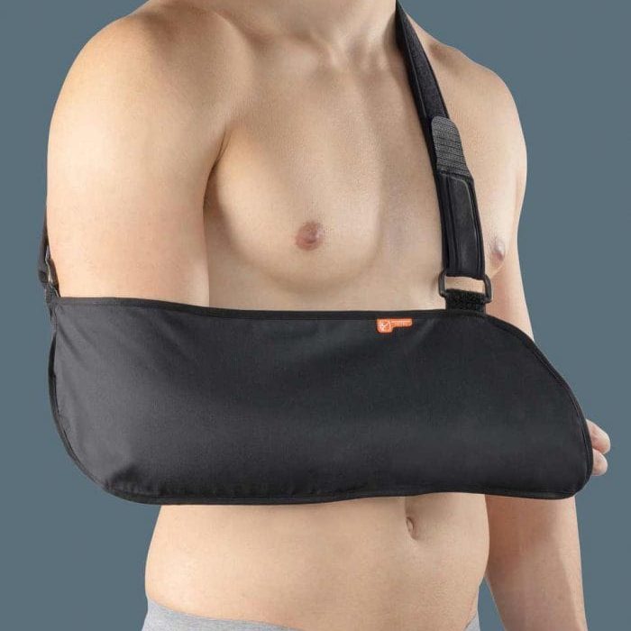 reggibraccio utile in caso di frattura del braccio o del polso